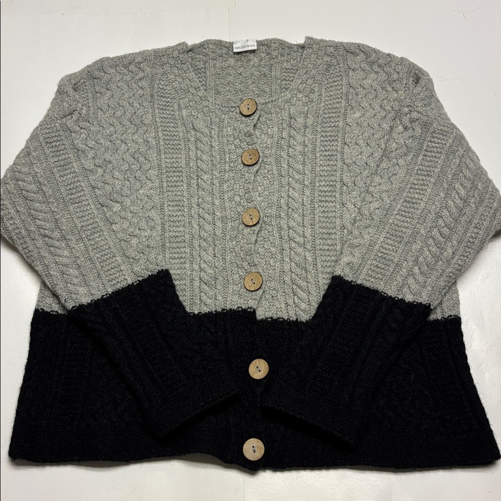 Celtic & Co women’s two toned 100% wool cardigan size L